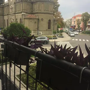 мони Burgas